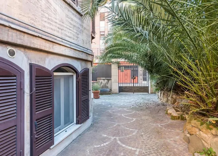 4 Comodi Posti Letto Con Giardino Al Colosseo Roma